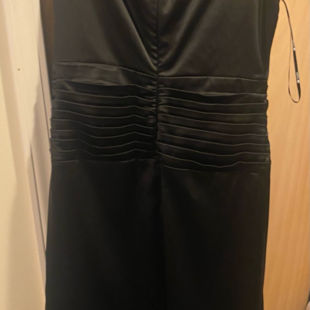 Tadashi Shoji Strapless Black Satin Ruched Cocktail Dress size 12 - Picture 2 of 3